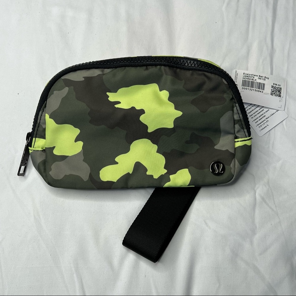 Lululemon Everywhere Belt Bag